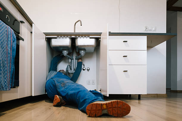 Professional Emergency Plumber technician working in La Pine, OR